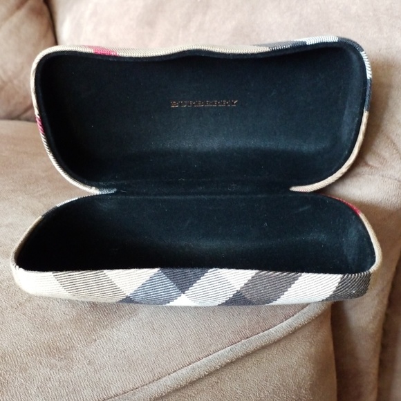 BURBERRY Sunglasses with Case - Picture 2 of 6